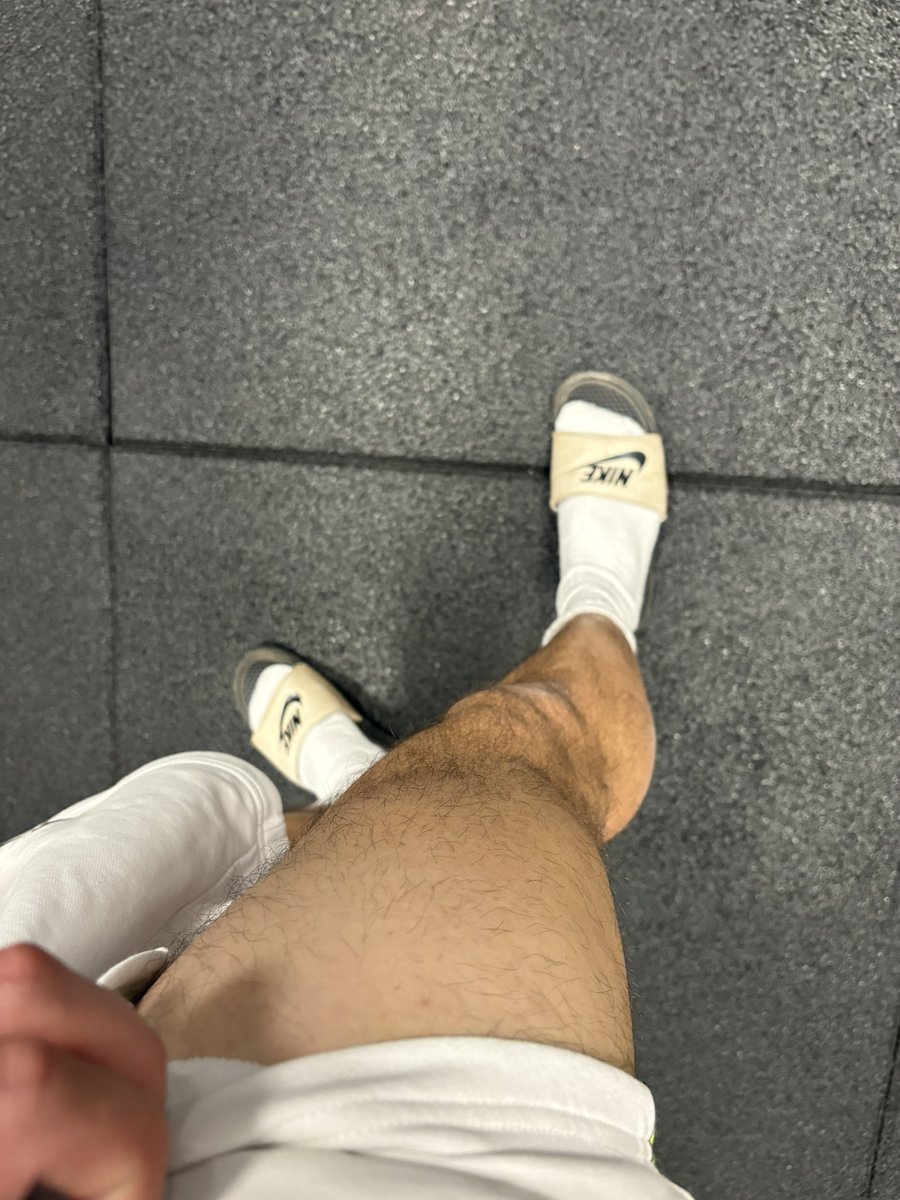 AdilCashmaster's tweet photo. Les lécheurs de cuisse vous êtes où? https://t.co/2YGe0b3MXD