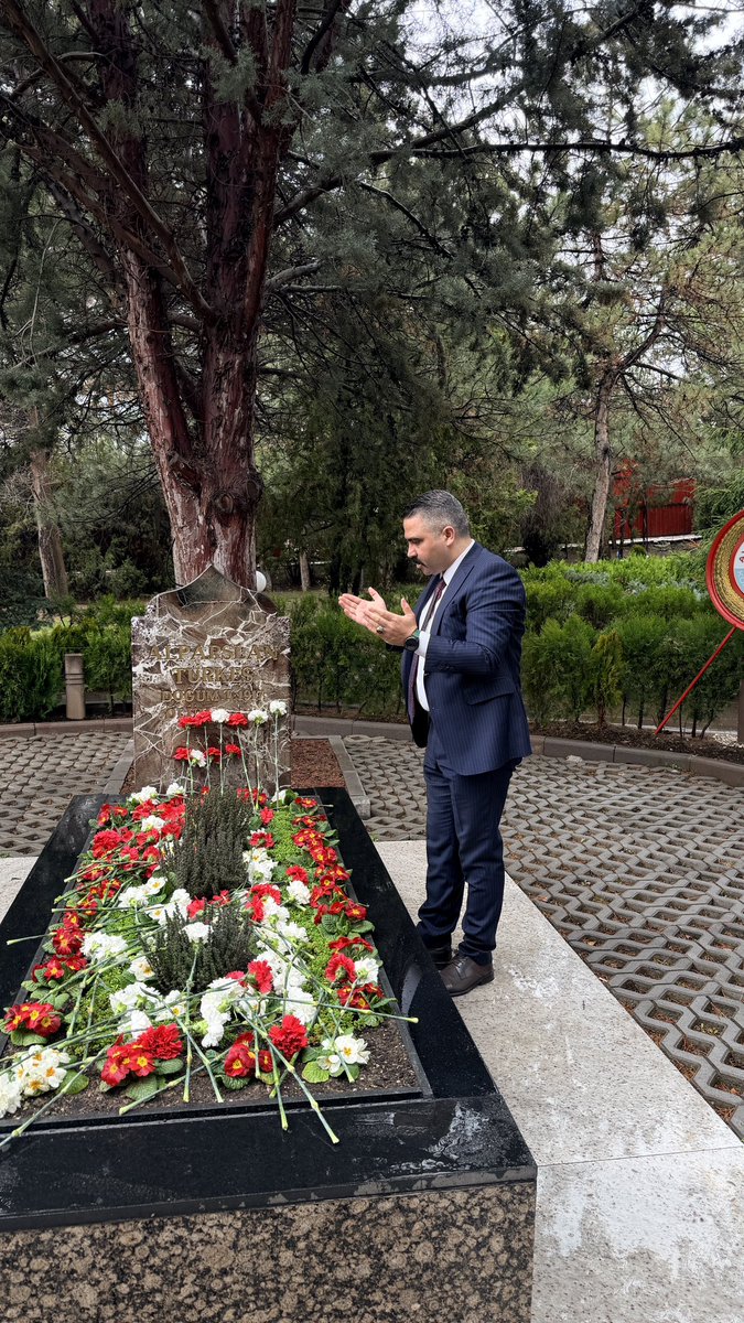 ysnozenc's tweet photo. Saygı olsun bu çelik atlıların gök tuğuna,
Tuğ kaldırmış olan orduların BAŞBUĞ’UNA🇹🇷

80 yıllık ömrünü Yüce Türk Milletine vakfeden, Başbuğumuz Merhum Alparslan Türkeş Bey’i vefatının 29. yılında rahmet, minnet ve hasretle yad ediyorum.

Ruhun Şad, Mekanın Cennet Olsun
🤲🤲🤲 https://t.co/1oASgkmZqs