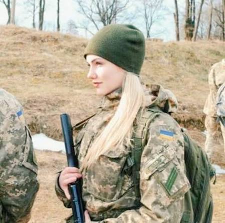 Be Émsal tweet media