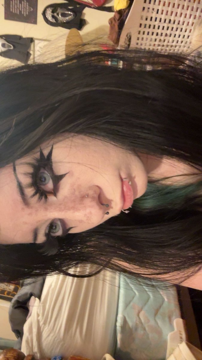 Emma tweet media