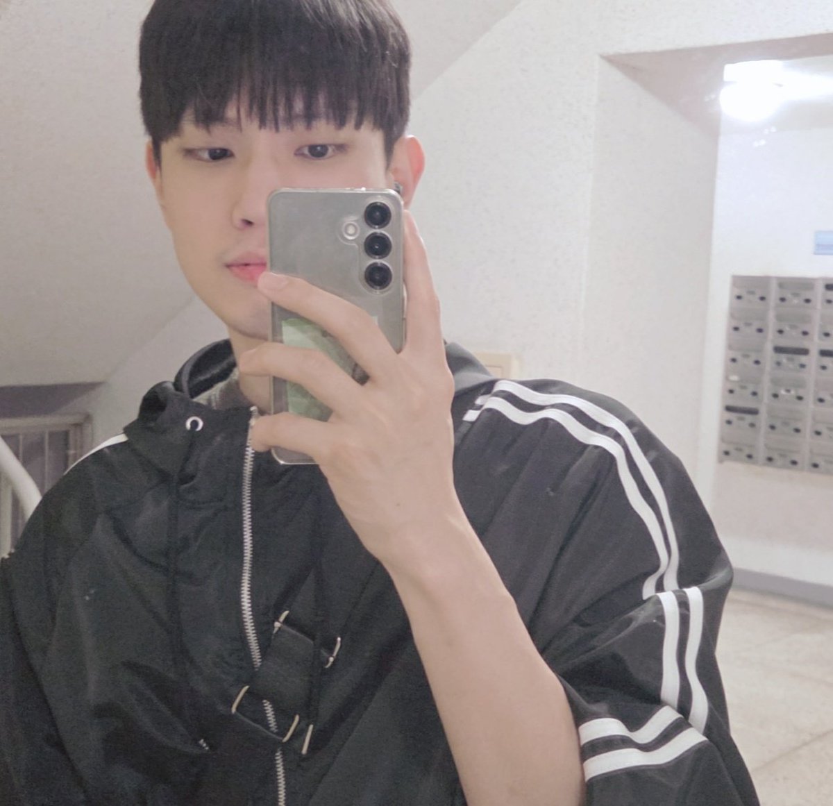 6_6oon's tweet photo. 키스해줘 https://t.co/WpBvzb8RNl