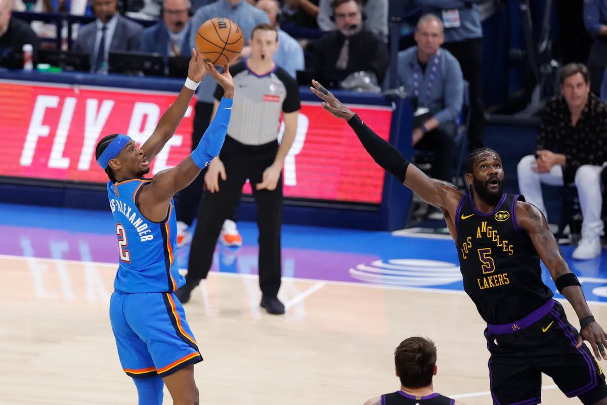 ThunderChats's tweet photo. I have stared at this photo for like 10 minutes and I can’t stop laughing 😂 https://t.co/JNXb5PtyQp