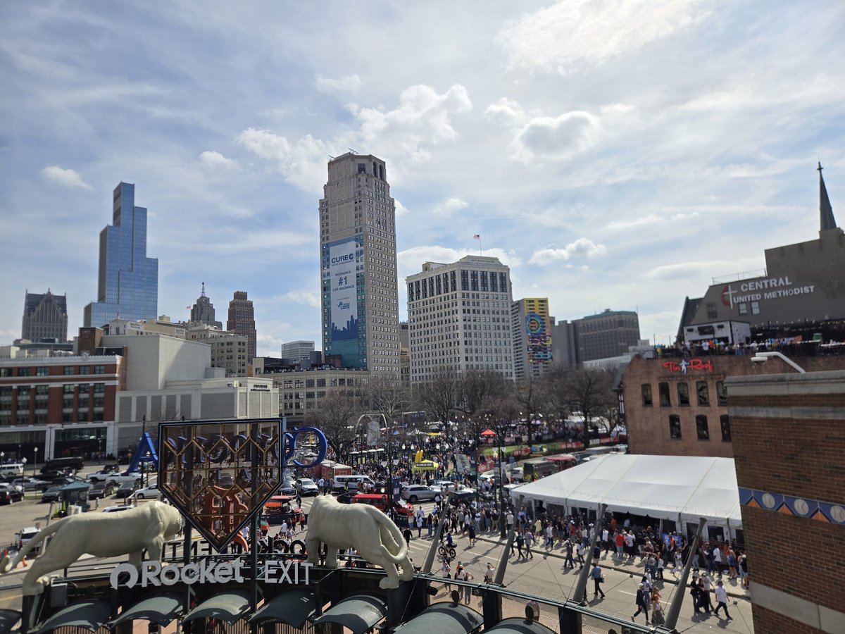 Hello, Detroit #GoTigers #EatEmUp