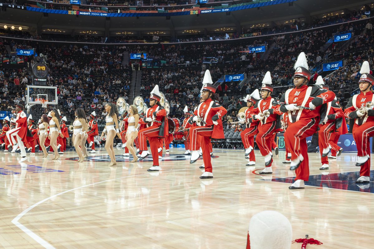 WSSURAMS's tweet photo. #WSSUOnTheRise
The Red Sea of Sound.
The NBA stage.
A national moment.
WSSU showed up and showed out at @LAClippers HBCU Night.
#WSSURamily | #RamPride | #RedSeaOfSound
📷 Jerel Smith WSSU ’18 https://t.co/R6o7GEi3HW