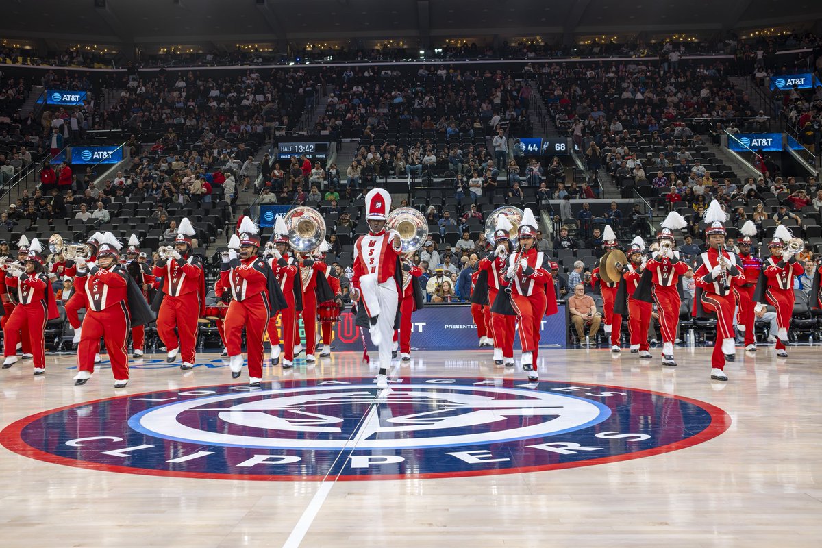 WSSURAMS's tweet photo. #WSSUOnTheRise
The Red Sea of Sound.
The NBA stage.
A national moment.
WSSU showed up and showed out at @LAClippers HBCU Night.
#WSSURamily | #RamPride | #RedSeaOfSound
📷 Jerel Smith WSSU ’18 https://t.co/R6o7GEi3HW