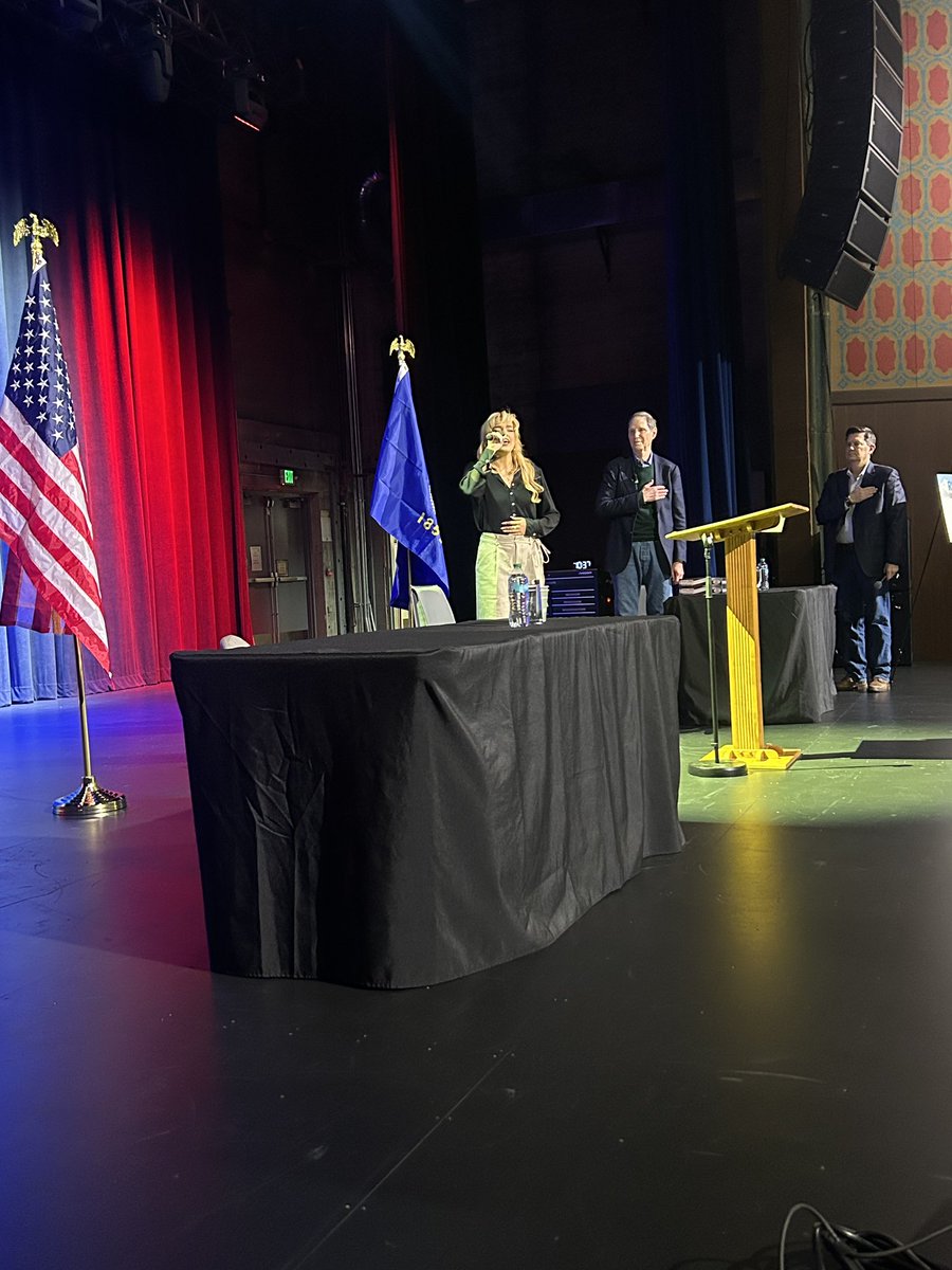 Ron Wyden tweet media