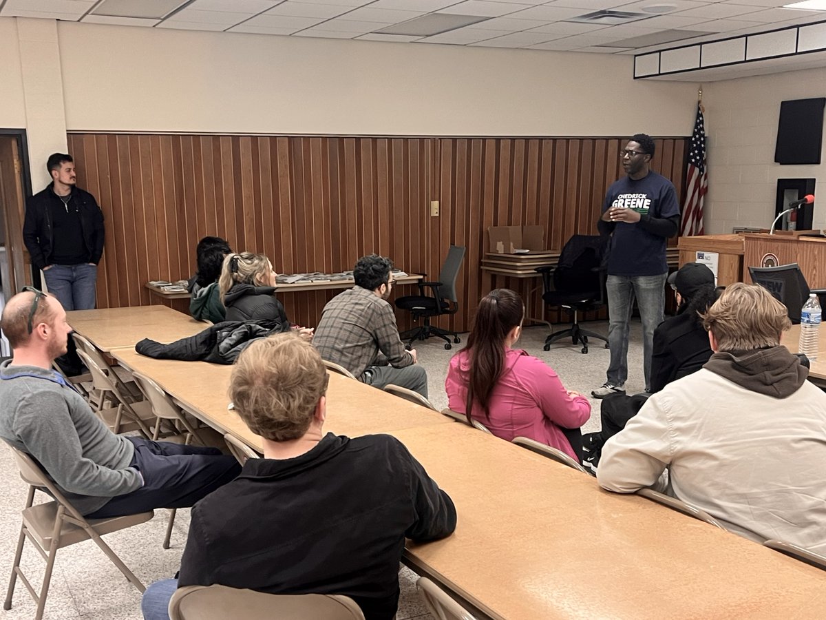 ChedrickGreene's tweet image. Truly appreciate everyone helping #TeamGreene and me reach #SD35 voters this week.
Special thanks to Sen. @darrincamilleri, Rep. @vote4rogers, Rep. @MattforMichigan, @MISenDems staffers, and our @IbewMichigan Local 692 friends for letting us launch out of their hall.