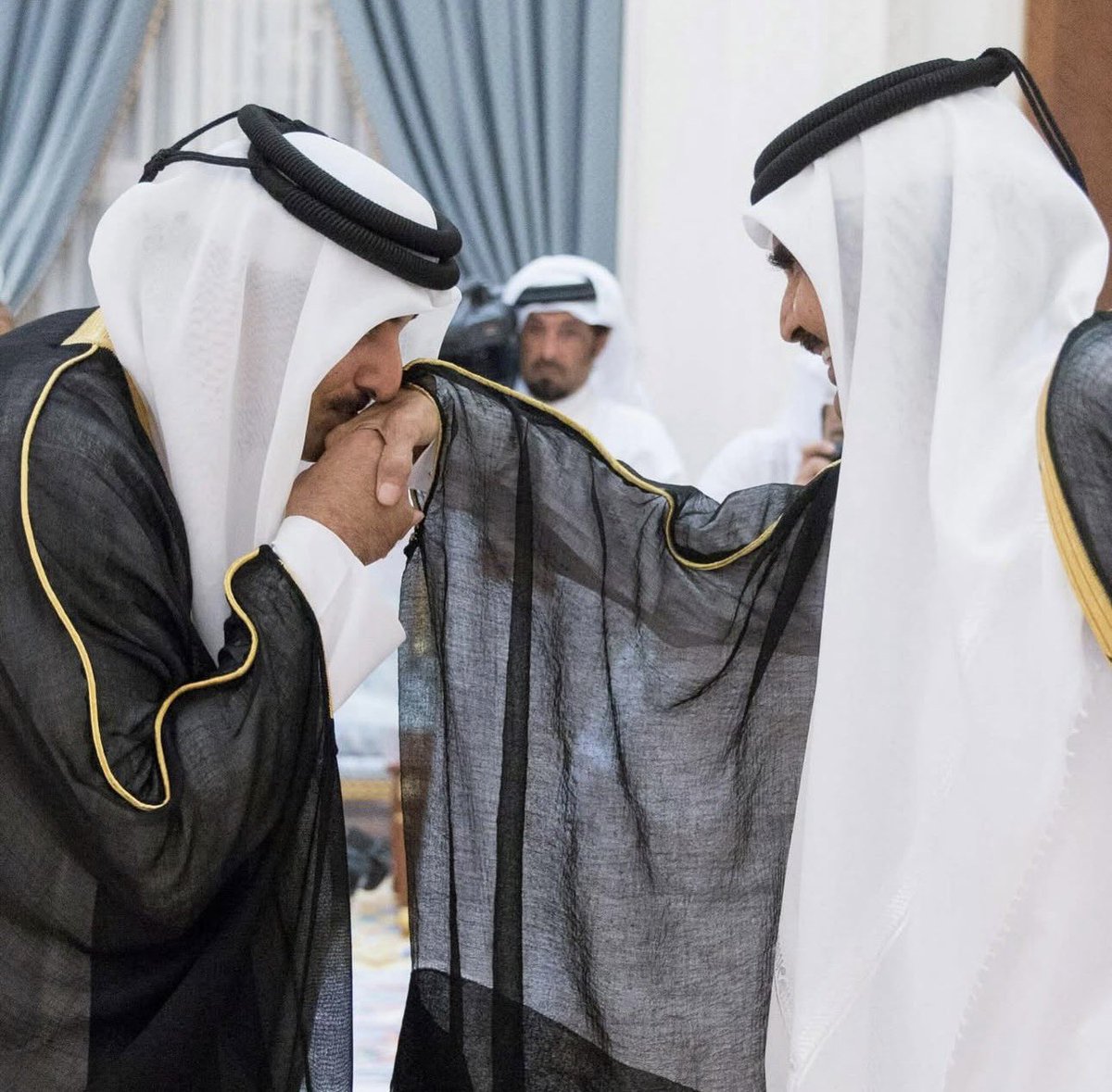 موزة آل إسحاق tweet media