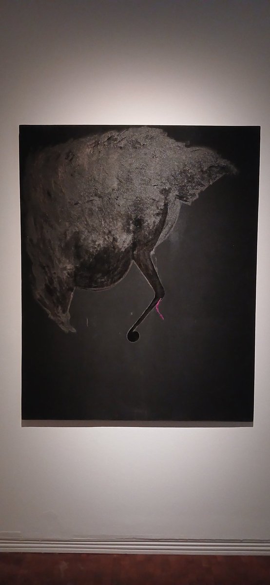 Edu_HO_Editor's tweet photo. Fantàstica exposició d'Àngel Jové al museu Tàpies.

(No faré la broma sobre la cadira d'un autònom que treballa els festius de Setmana Santa, però...) https://t.co/hiexvFWFYm