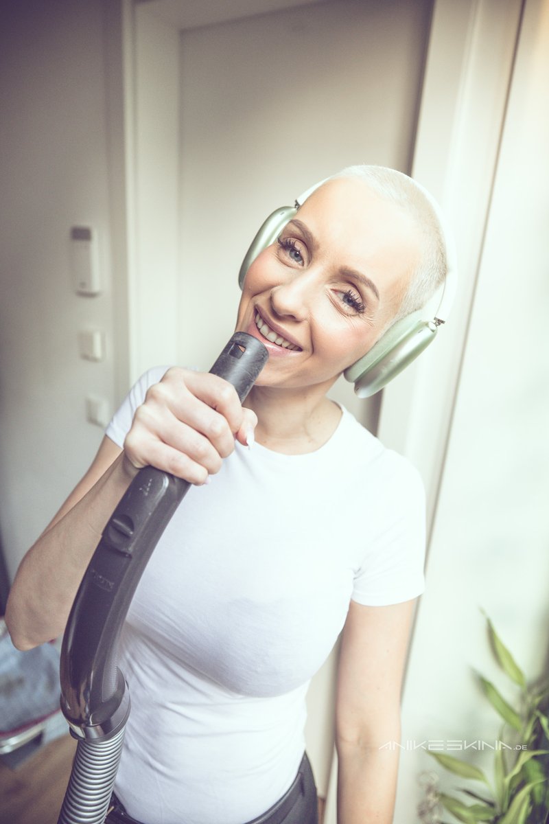 AnikeOfficial's tweet image. We're all a little crazy — and that's what makes life interesting. 🙃

#BeYourself #RealTalk