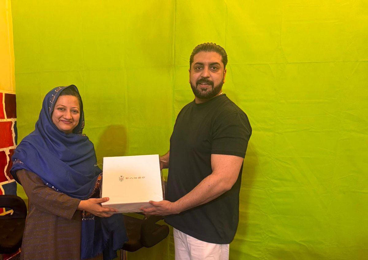 SansoGlobal's tweet photo. BTS (Behind The Scenes) of VOA (Voice Of America) Interview Recording Of Chairman Sanso, Mr.Haroon S Khan &amp; Souvenir Handover To Sr. Anchor &amp; VOA Producer. 

Stay Tuned For The Full Interview. https://t.co/k3WI10dejo