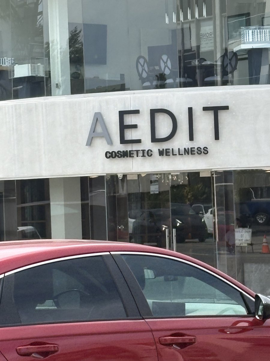 Walter Kirn tweet media