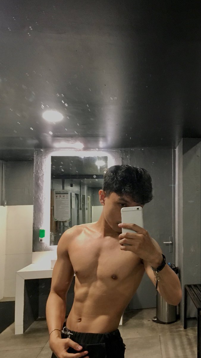 chrunchy_ tweet media