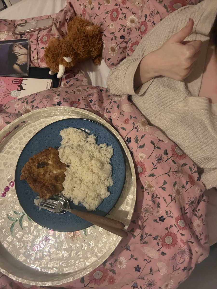 gowonings's tweet photo. first day of period always means #bedridden https://t.co/DhGiXb9LEs