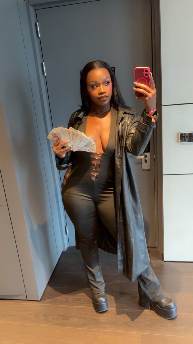 Queen Melanin ⛓️ May 26th 🎂 tweet media