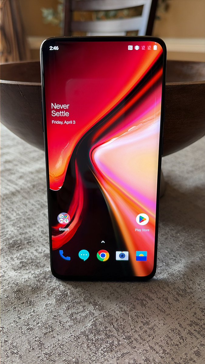 BrandonMiniman's tweet photo. The absolutely stunning OnePlus 7 Pro. Really the only truly full screen phone thanks to a retractable camera.  Chefs kiss https://t.co/D53yl7daav