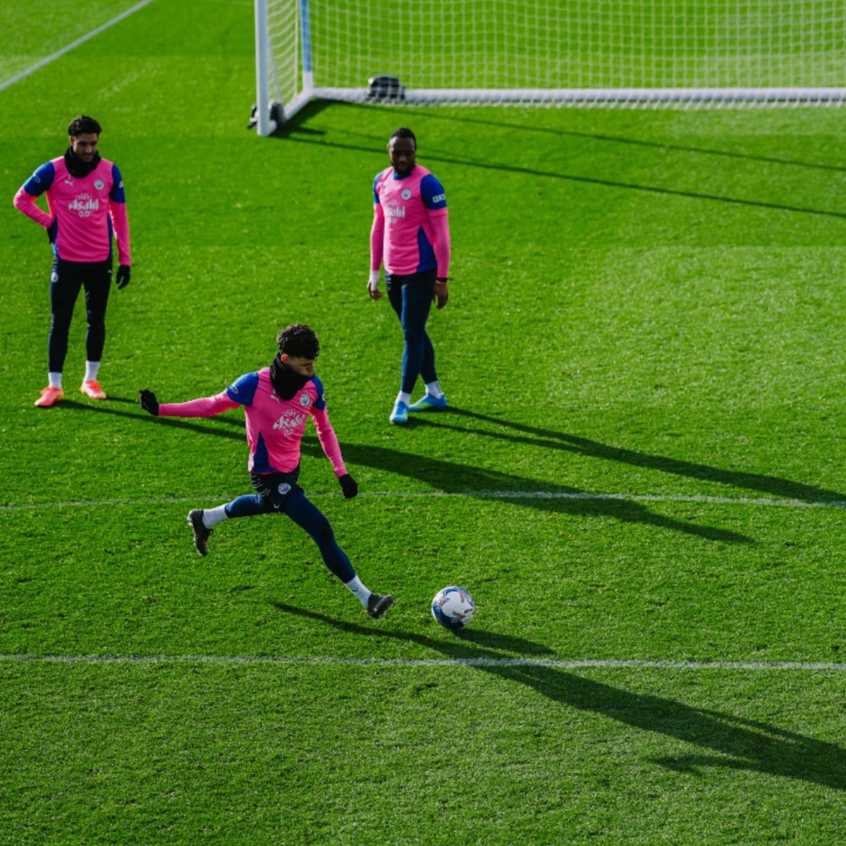 عالم فودين tweet media