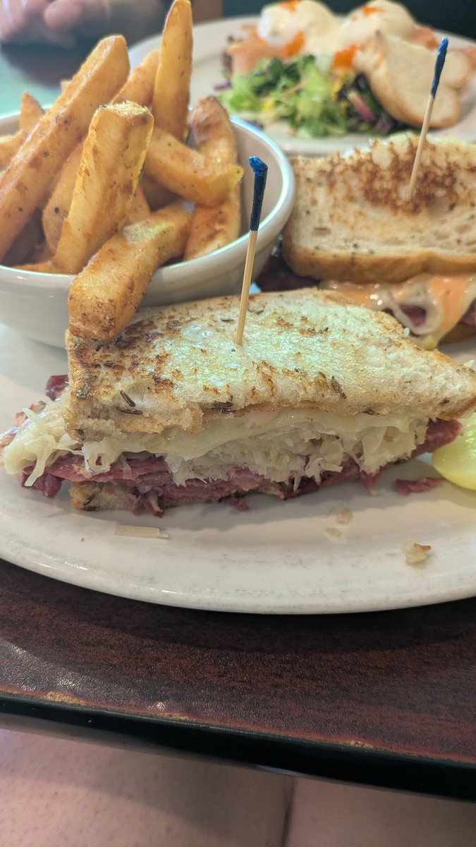 zedsamcat🏳️‍🌈✡️ tweet media