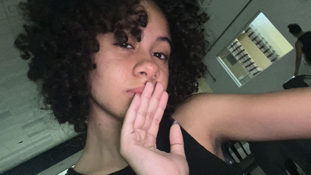 تايلور tweet media