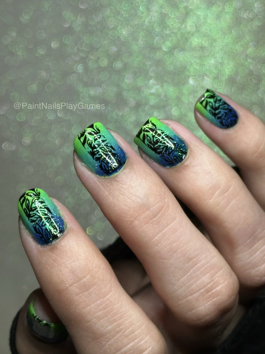 NailsPlayGames's tweet photo. Finishing the rainbow!

@holotaco 
Royal Tea Blue
DAVIDsTEAL 
So Toxic
Celestial Lights
One Coat Black

#holotaco #nails #nailpolish #nailart https://t.co/WfWpGtkiGC