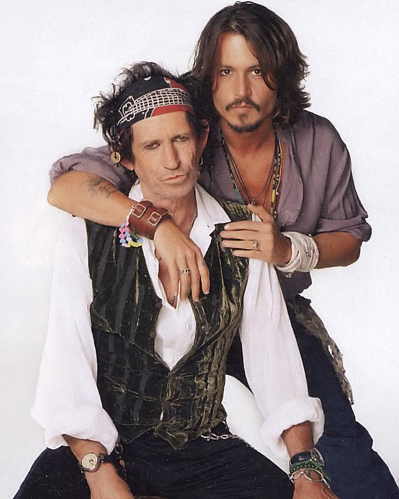 𝕷𝖎𝖙𝖙𝖑𝖊 𝕻𝖊𝖊𝖕𝖘 🏴‍☠️#JohnnyDepp tweet media