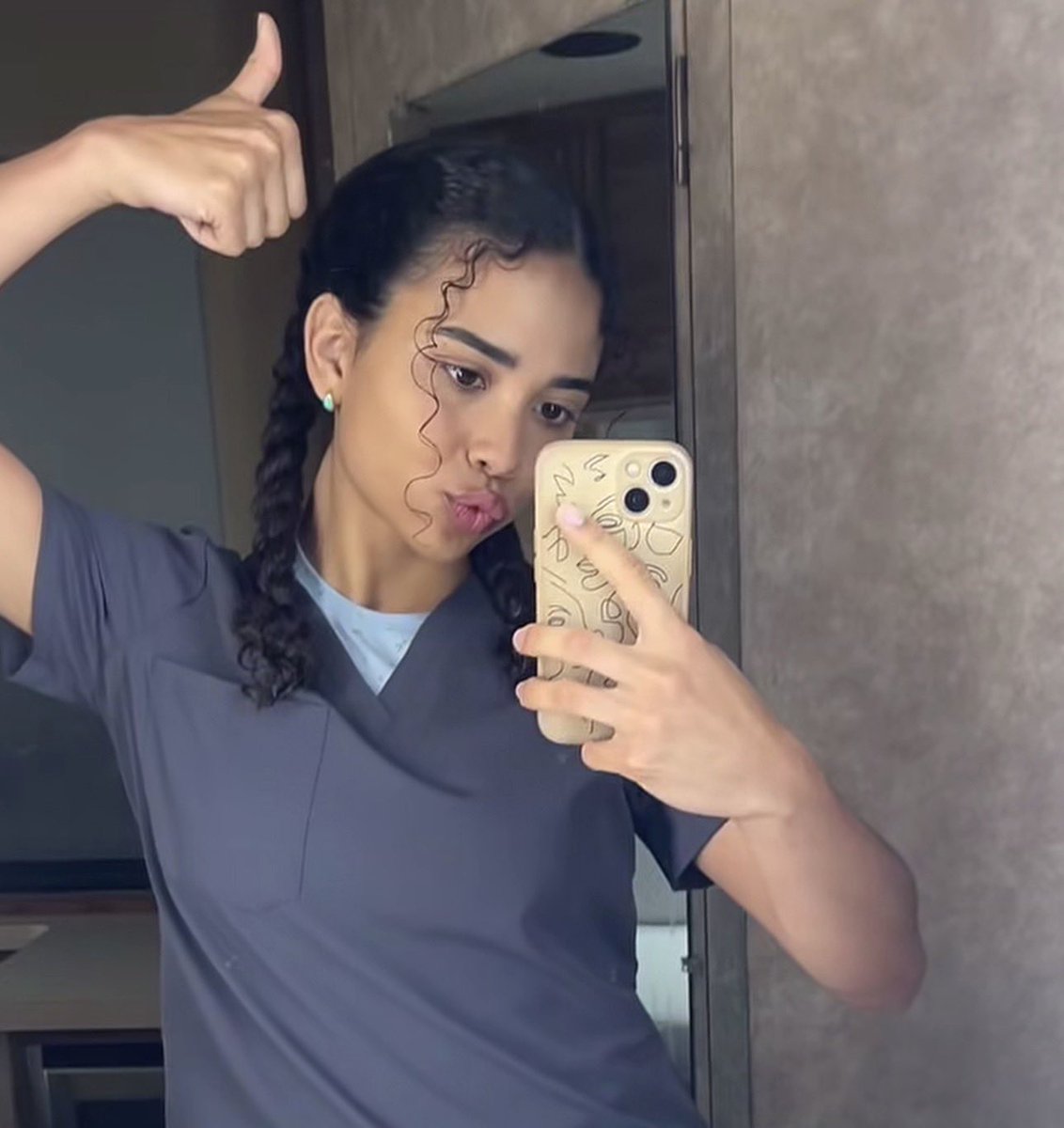 yasmin 🩷 tweet media