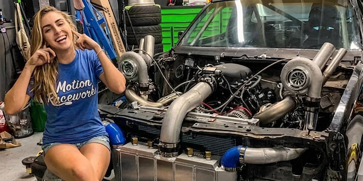 Katy09216's tweet photo. Would you date a woman who works as a car mechanic?

🤔 https://t.co/3jL3rMzIHC