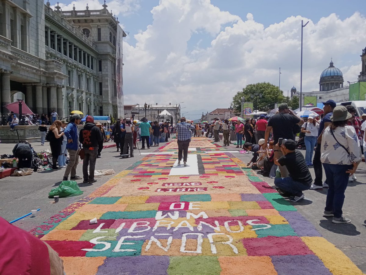 CarlosInsurgent's tweet photo. #USACLibre
Libranos señor de Mazariegos en la USAC en #Guatemala 🇬🇹
#ViernesSanto https://t.co/eBXMEh8F8T