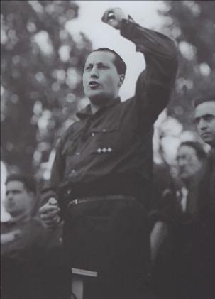 Historia falangista tweet media