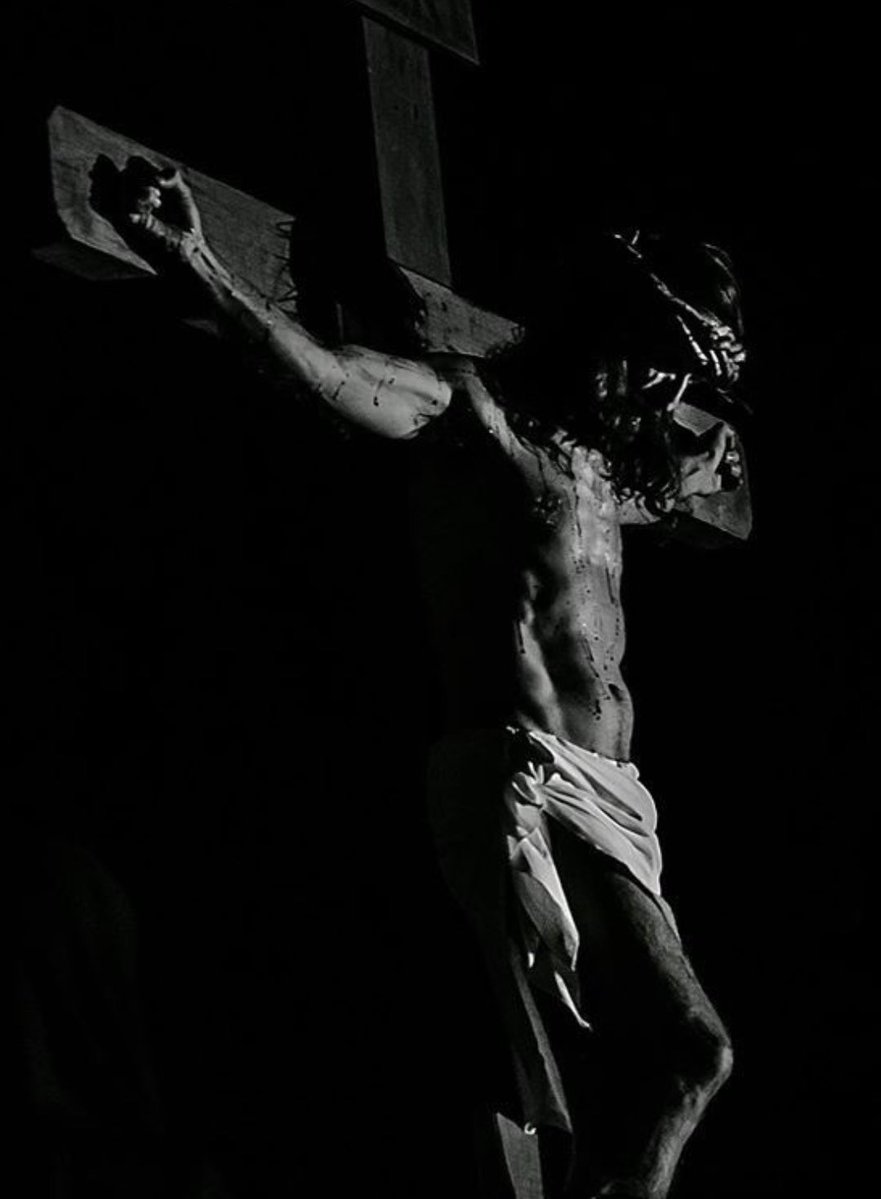 Pray The Rosary tweet media