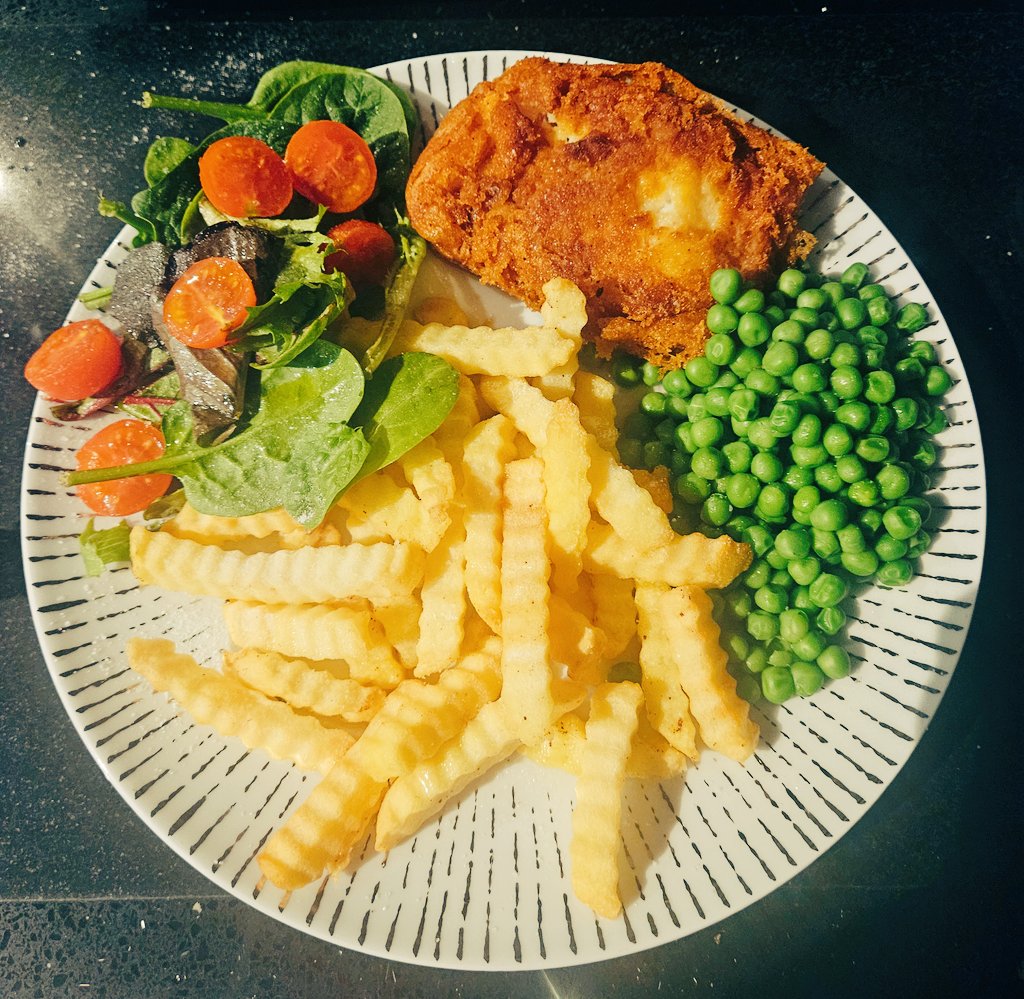 heatherdws's tweet photo. Well... Made my own, beer battered cod๐
#GoodFridayReflection https://t.co/ALGkb6k8yb