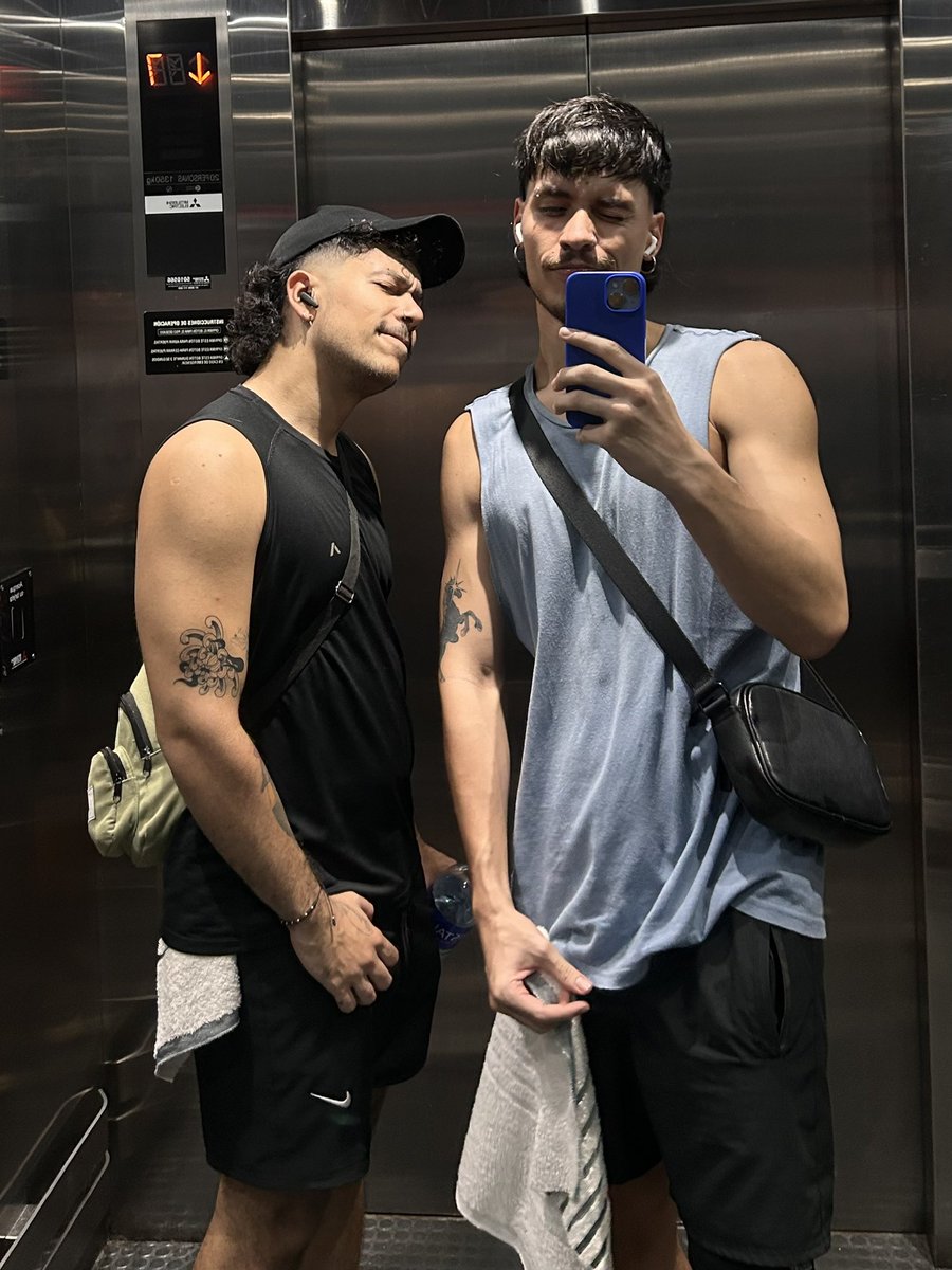 redwtx's tweet photo. viernes santo de entreno y de dormir todo el día 🙂‍↕️ https://t.co/BYlxyCCMVJ