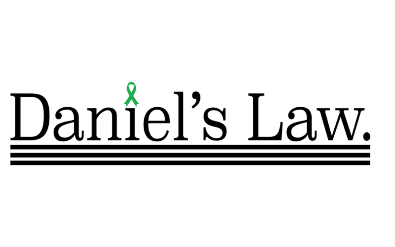 STICcil's tweet photo. 🚨Daniel’s Law would create teams of peers – individuals with lived mental health experience – and EMTs to be the primary responder for emergencies when police are not required.

📢Support Daniel's Law now by visiting the following link:  https://t.co/iz69KehU8E https://t.co/31tRCPDiat