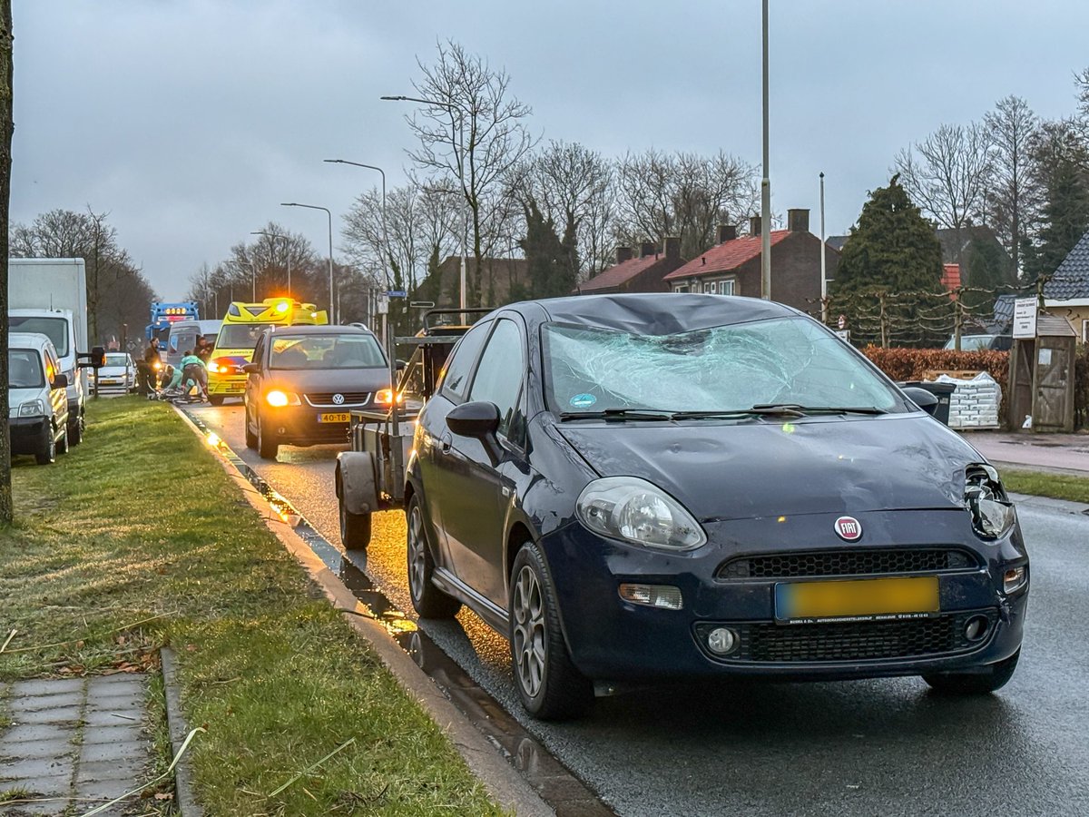 Fietser ernstig gewond na botsing met auto