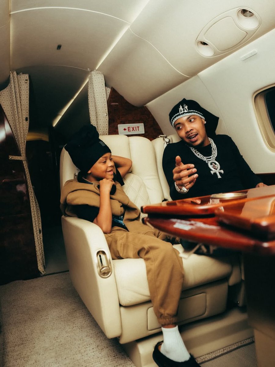 wavecheckers's tweet photo. G Herbo &amp; Yosohn on the jet 🛩️🖤 https://t.co/lZv7uy4yYw