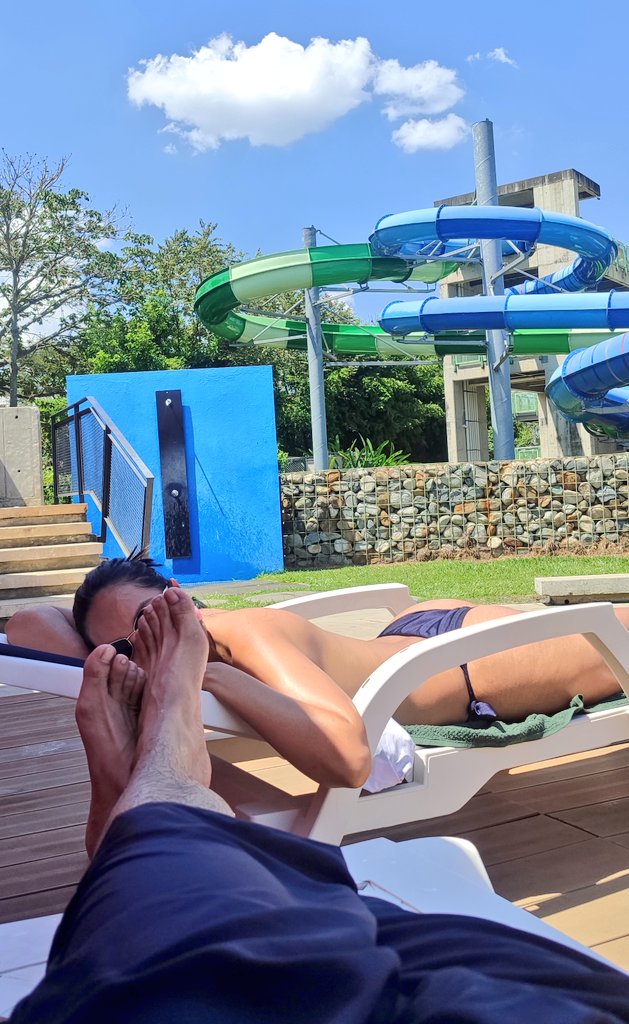 Hot Couple tweet media