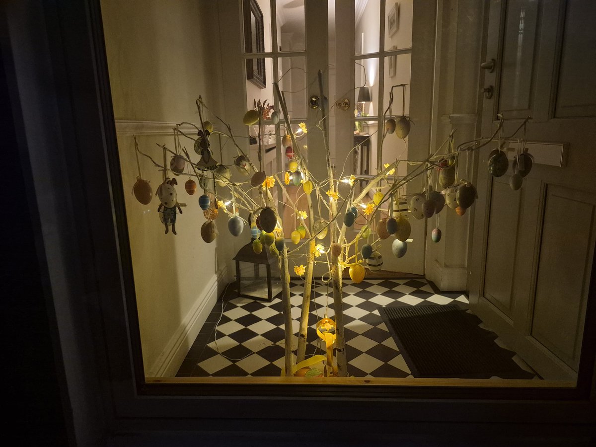 Joan Ellis tweet media