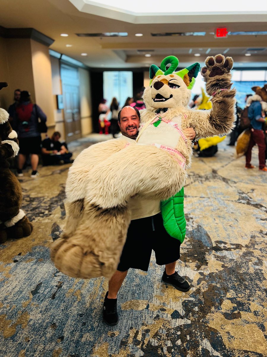 Ivy Leafeon tweet media