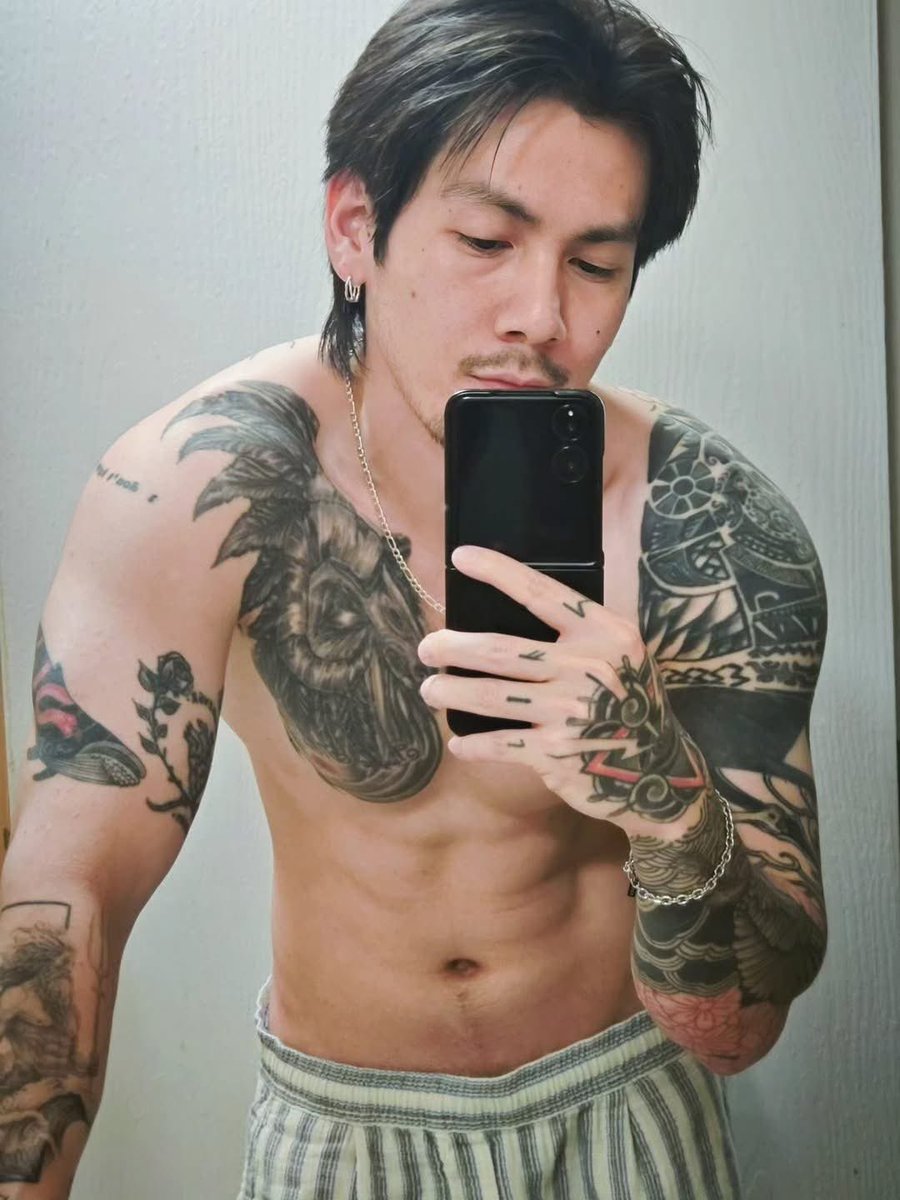 ผู้เสว tweet media