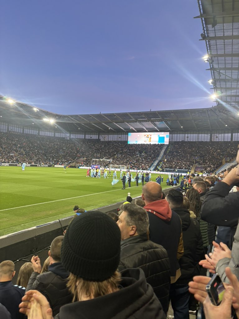 Matty_257's tweet photo. Should be winning at HT 🐏🐏🐏 #dcfc https://t.co/bSHxskH2vh