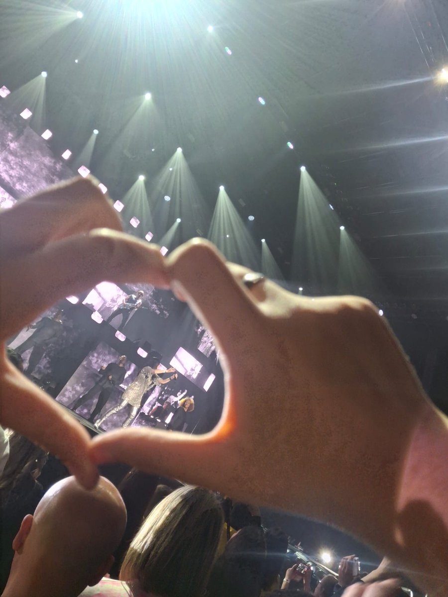 Inés Pausiniana tweet media