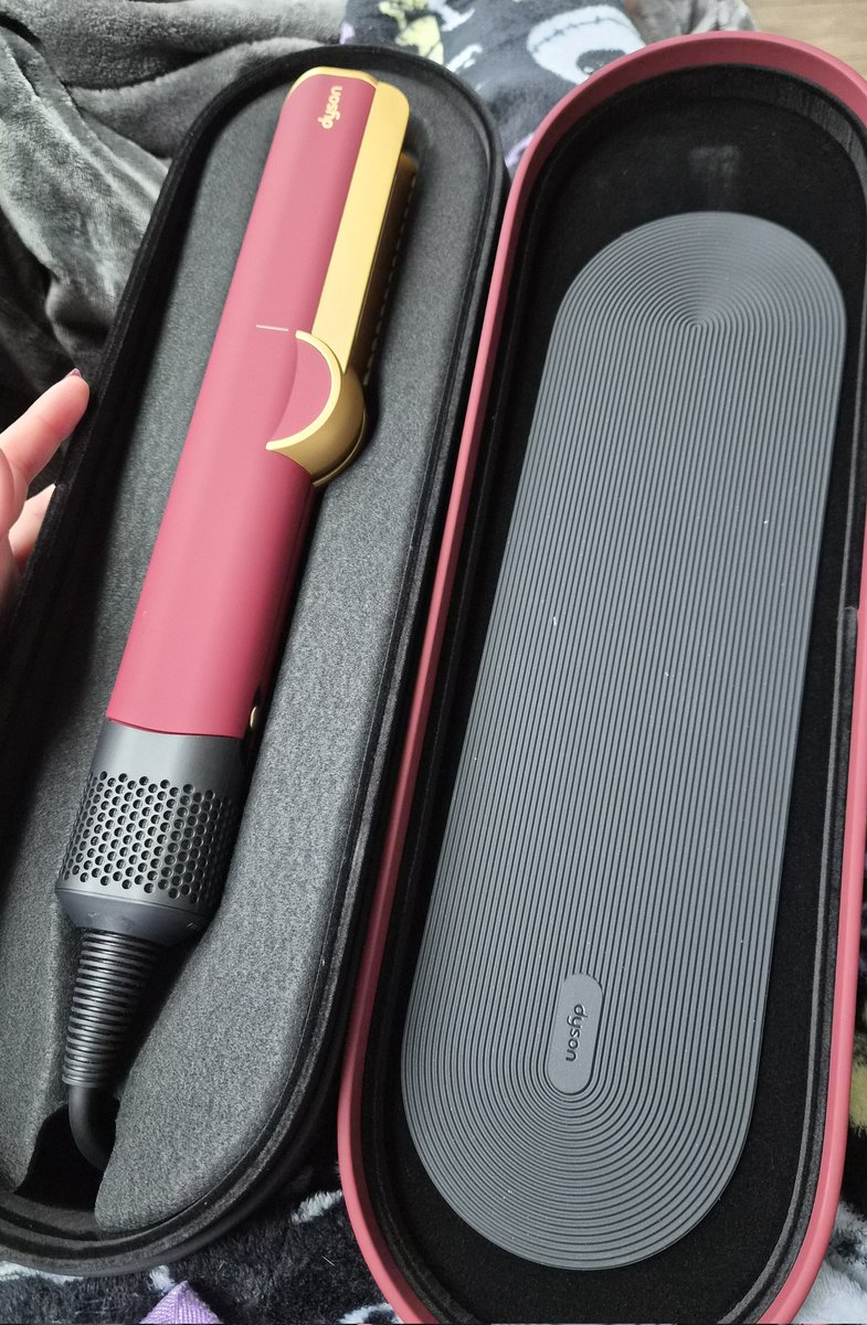 Cindis 🎈🤡 tweet media