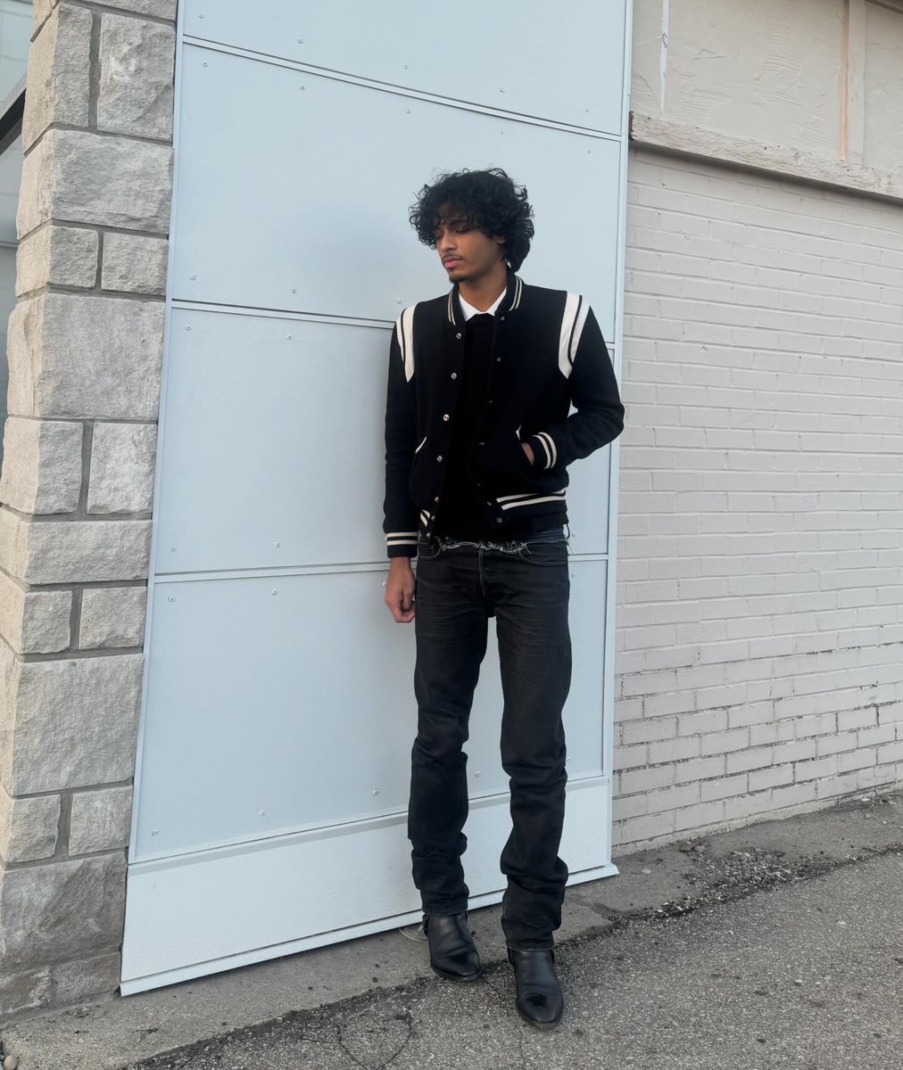 ‎ ‎ . tweet media