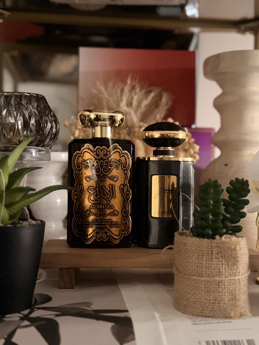 zaitum_'s tweet photo. #sotd al ibdaa gold by ard al Zaafaran x Junoon noir by Al haramain
Sweet , spellbinding and beautiful overall.
Two houses with hidden gems
#alibdaagold #junoonnoir #ardalzaafaran #alharamain https://t.co/vDsWnlKw76