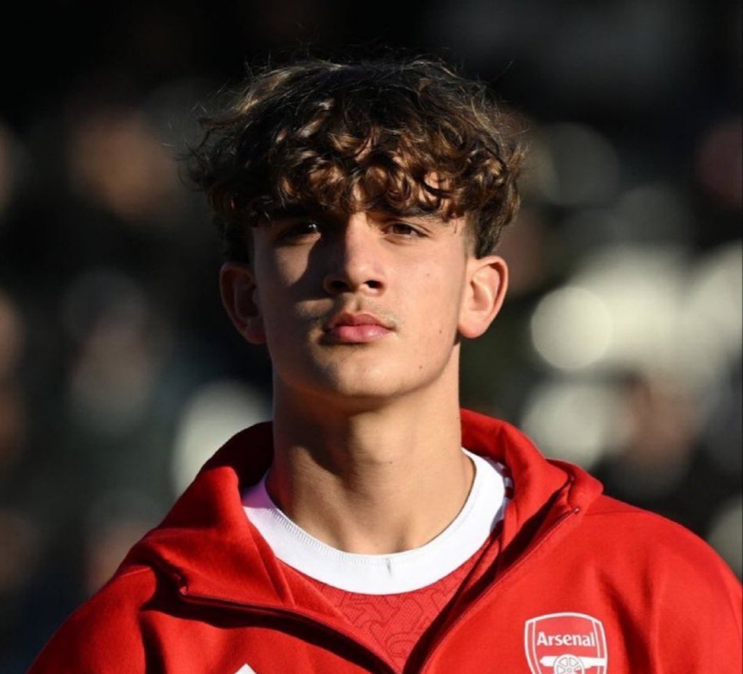 Arsenal babe tweet media