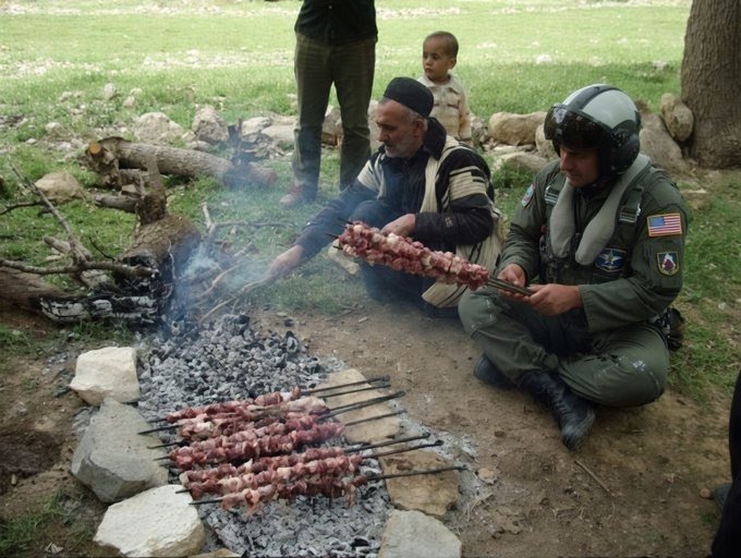 mraza551's tweet photo. F15 pilot enjoying BBQ in Iran 😆 🤣 

#F15 #Iran https://t.co/sj54shpR44