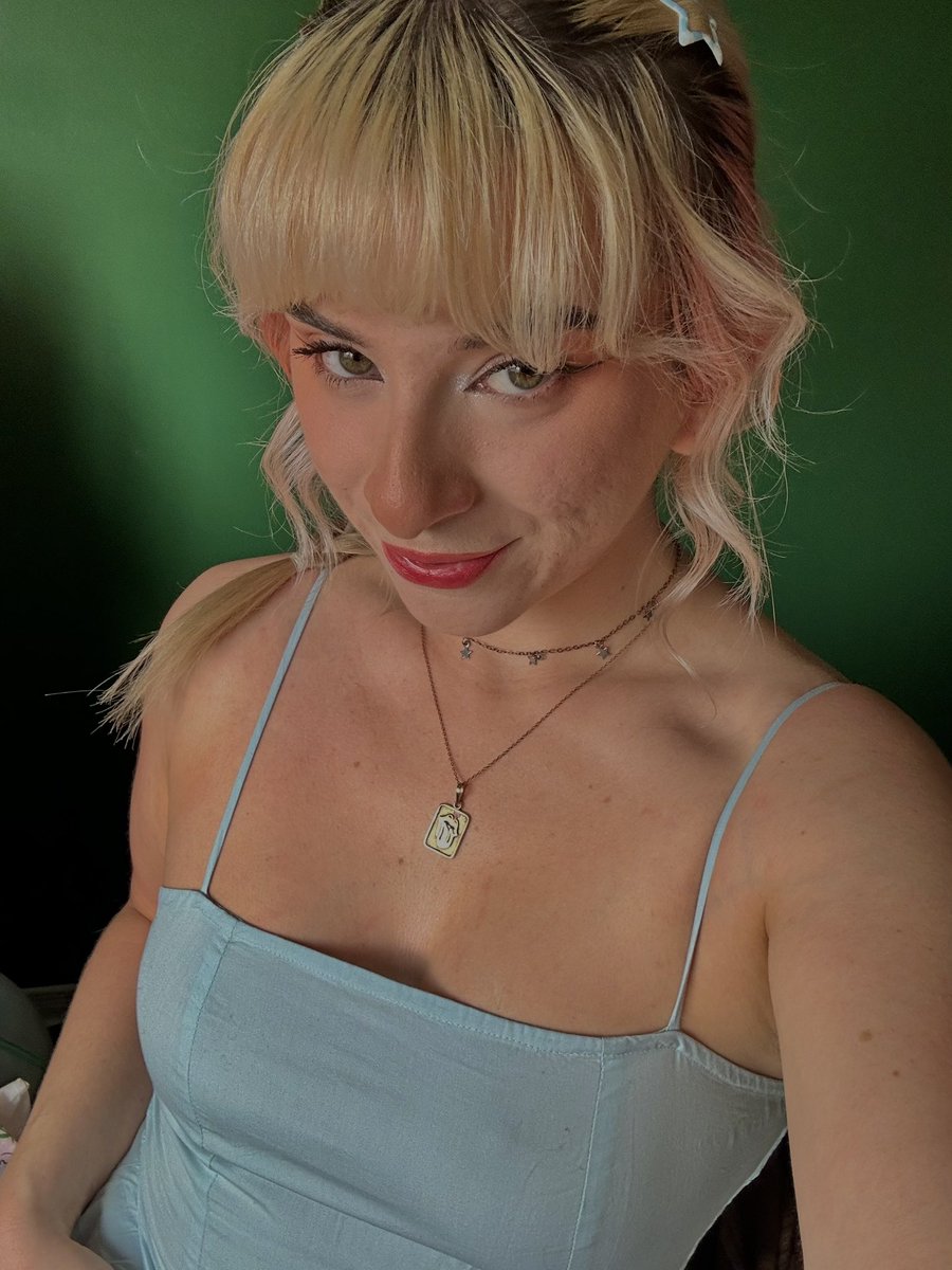 gardeinqueen's tweet image. my #beautiful warm enough to wear a #dress outside #life