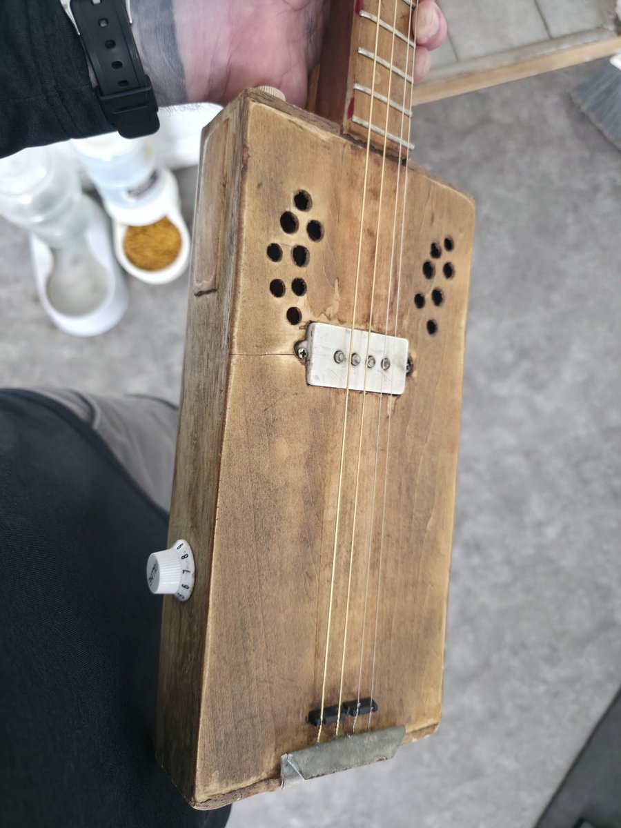 4 Frig Sakes tweet media