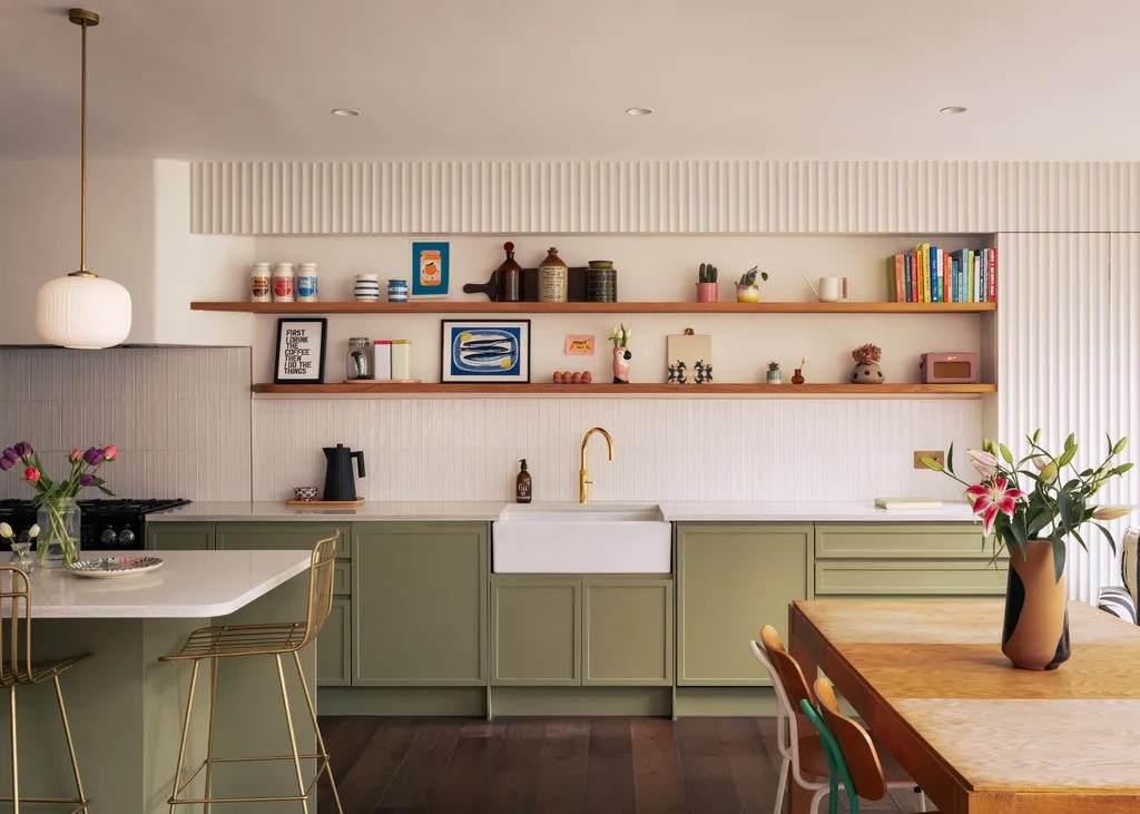 JHicks_HomePro's tweet image. Design shift 2026 - contemporary schemes w modern vibe that layer texture &amp;amp; nuance. The new modern kitchen is straight from the ‘living room’ mood board. Best Kitchen &amp;amp; Bath Remodeler#dogoodwork #kitchendesign #hgtv #kitchen #bathroom #homeimprovement #home #remodeling #remodel