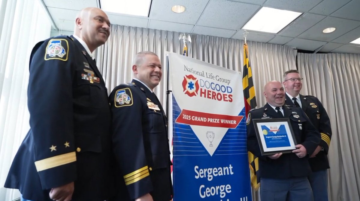 BaltCoPolice's tweet image. Congratulations to Baltimore County Police Sergeant George Bandurchin for being the recipient of the 2025 National Life Do Good Heroes Award. 🌟
Click the link to see the video!
youtube.com/watch?v=trKTLB…

#Bcopd #proud #nationallifegroup